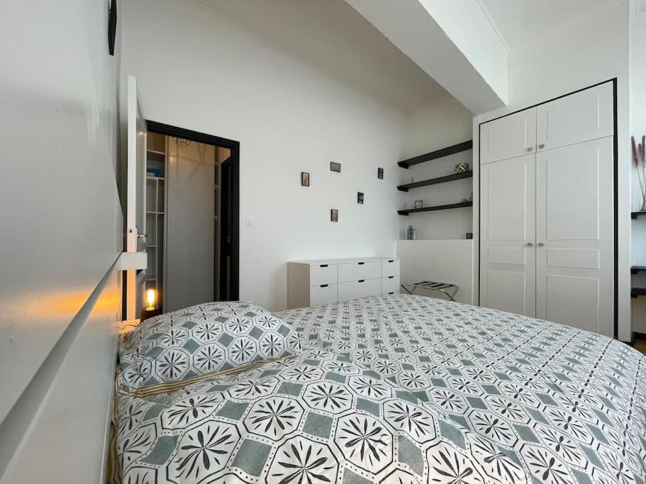 L'Appartement Tomey Avec Parking Carcassonne Exterior photo